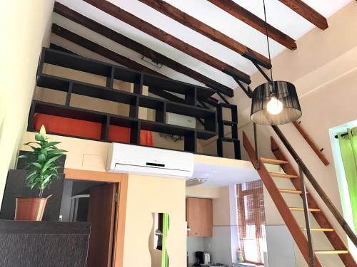 Valencia Apartments