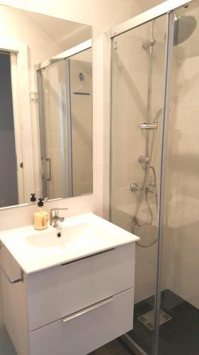 Conde De Melito Apartment Premium