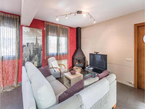 Three-bedroom Holiday Home In Vidreres