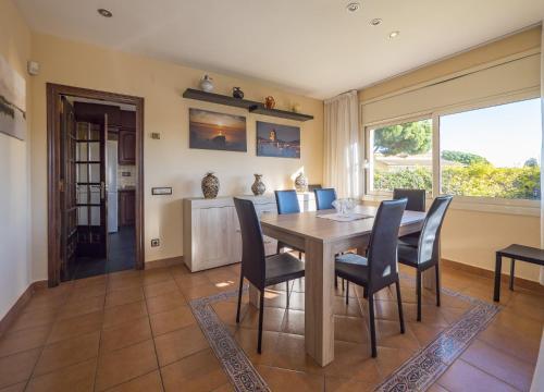 Homeholidaysrentals Niza - Costa Barcelona
