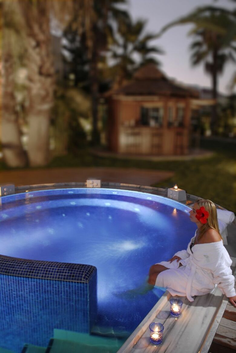 Hotel Minos Mare Royal