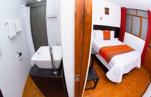 Hotel La Casa De Los Balcones