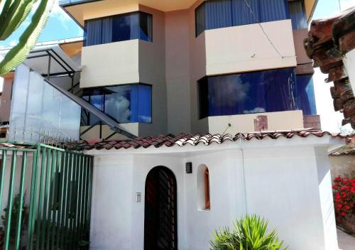 Hostal Owl Home Cusco