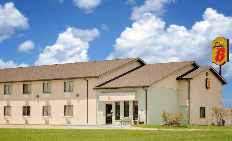 Hotel Super 8 Marshall