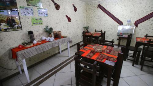 Hostal Happy House Inn