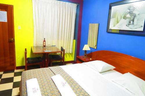 Hotel Tours