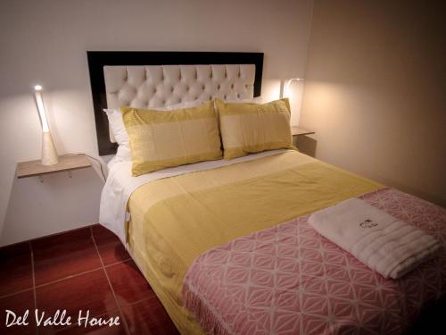 Del Valle House
