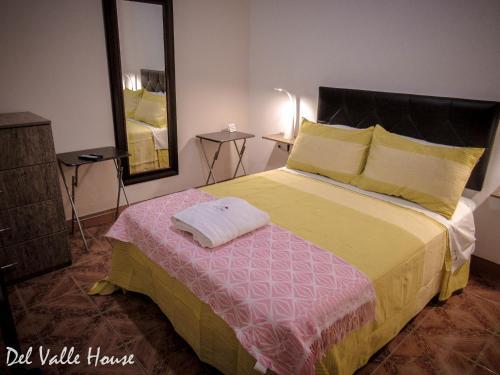 Del Valle House