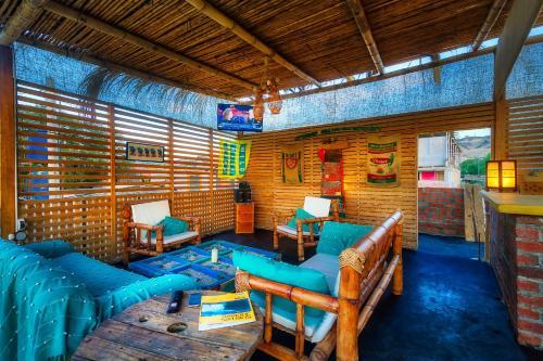 Posada Gandhi Surf Camp