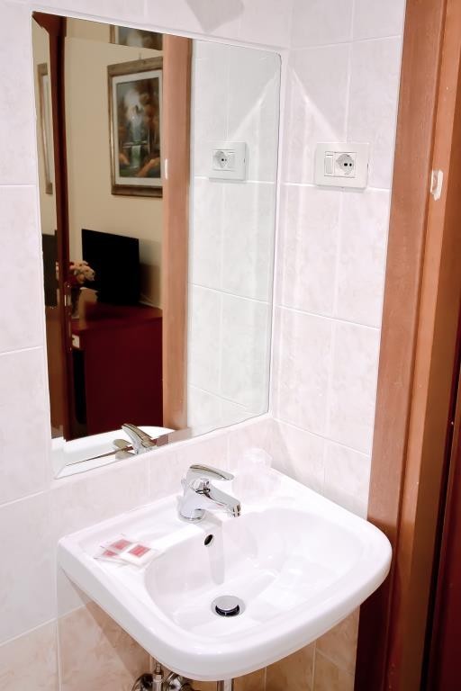 Hotel Bed In Roma