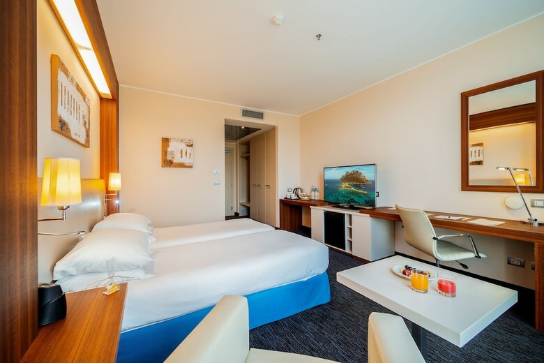 Hotel Doubletree By Hilton Olbia Sardinia