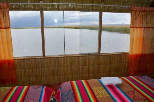 Uros Aruntawi Lodge