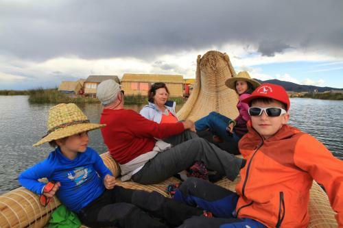 Uros Qhota Uta Lodge