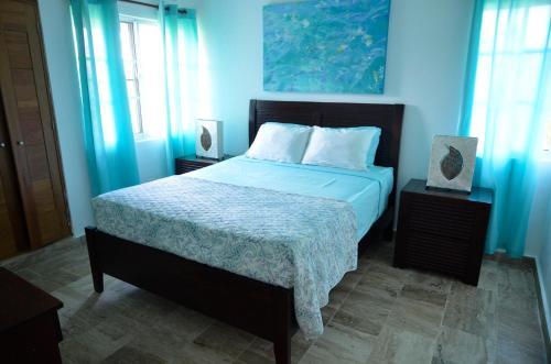 Apartamento Arenas De Bavaro B-201, 2 Br, Common Pool & Bbq!