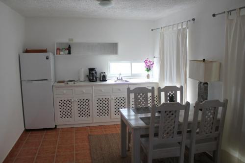 Hostal Bayahibe Guest House Hotel