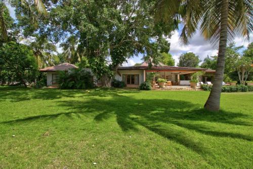 Cozy Casa De Campo Villa