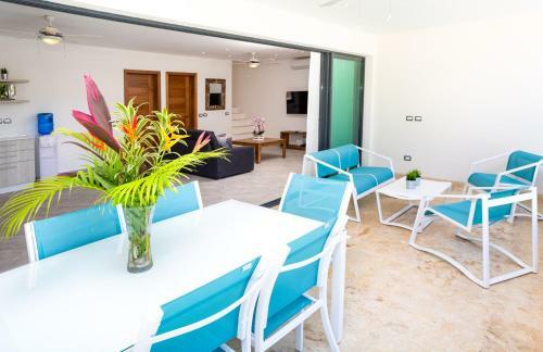 Louisa Aparthotel