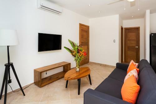 Louisa Aparthotel