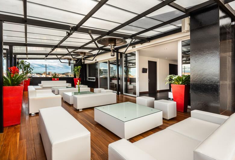 One Sixteen Hotel
