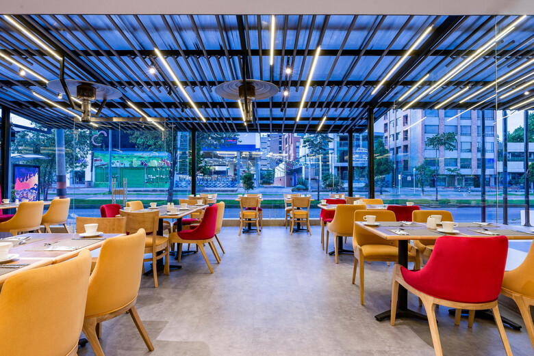 One Sixteen Hotel