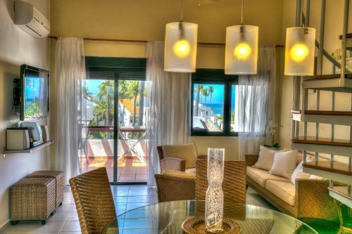 Oceanview 2bdr Beach Apartment S-g402