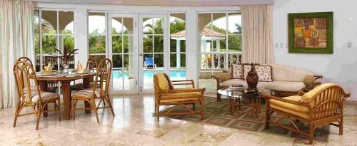 3br Villa With Vip Access - All Inclusive Program With Alcohol Included.