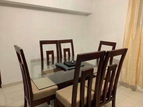 2 Bdr Apartment, Best Location, Ac, Wifi, Netflix