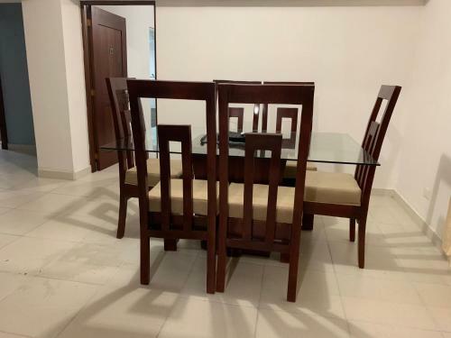 2 Bdr Apartment, Best Location, Ac, Wifi, Netflix