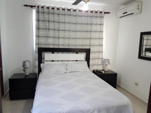 Apartamento En La Esmeralda, Sector Clase A