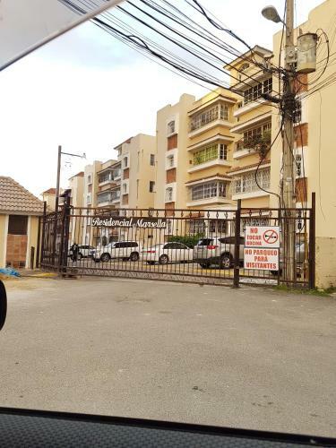 Apartamento En La Esmeralda, Sector Clase A