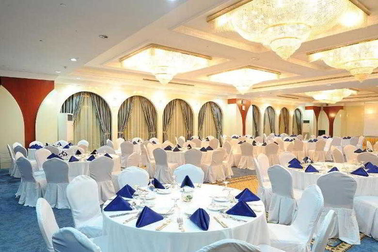 Excelsior Creek Hotel