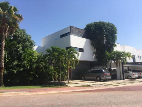 Deluxe Home In Cancun