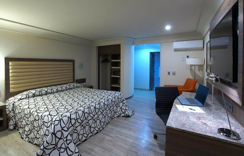 Econo Express Hotel