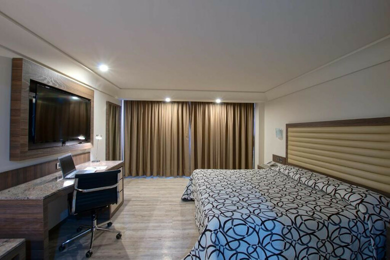 Econo Express Hotel