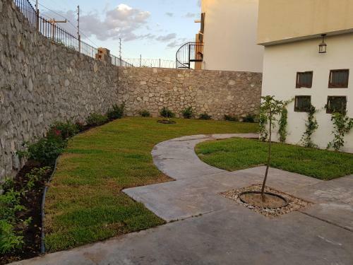 Residencia A 100 Mts Del Consulado