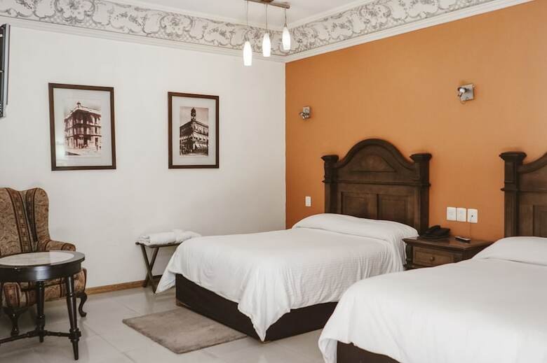 Hotel Puebla De Anta�o