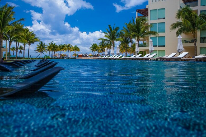 Apartamento The Elements Oceanfront & Beachside Condo Hotel