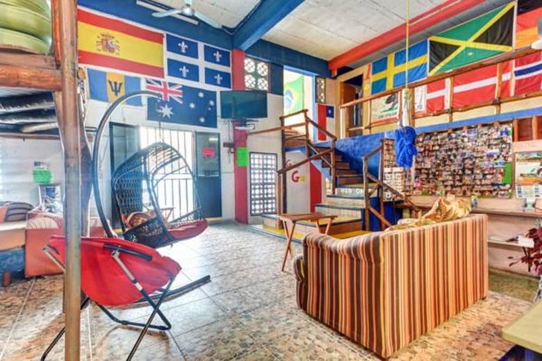 Hostel Playa By The Spot