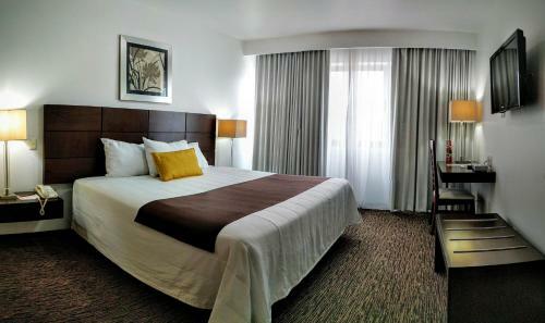 Hotel Fray Junipero Serra