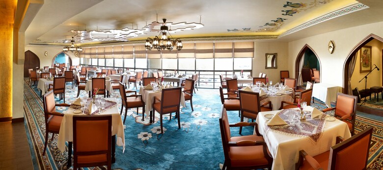 Radisson Blu Hotel, Dubai Deira Creek
