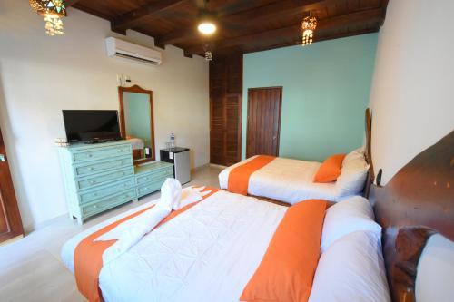 Hotel Hacienda Dos Ojos