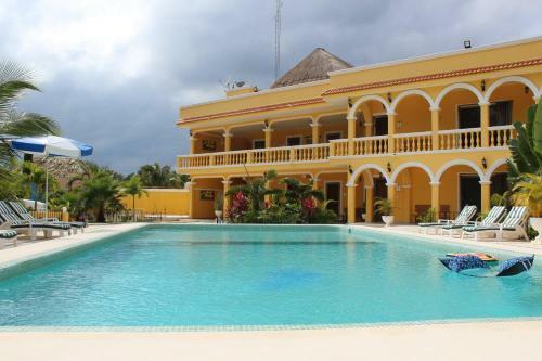 Hotel & Hacienda Scarlette