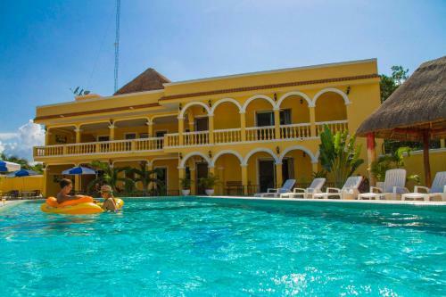 Hotel & Hacienda Scarlette