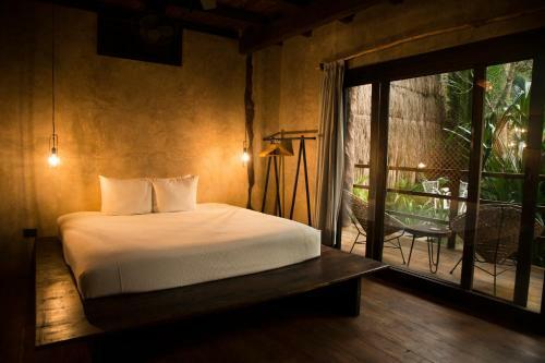 Hotel Amor Rooms