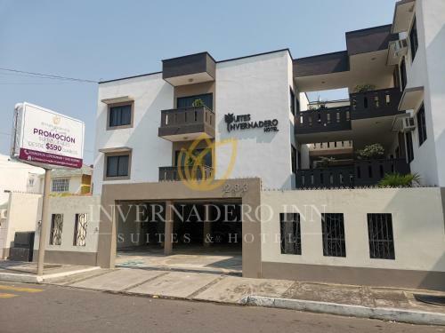 Suites Invernadero Hotel