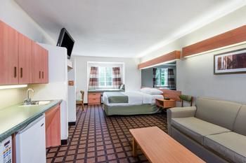 Hotel *microtel Inn & Suites*