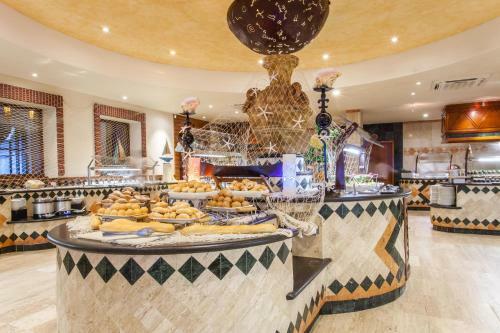 Hotel Dreams Sapphire Resort & Spa