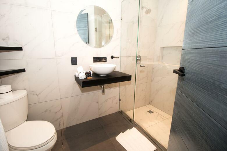 Sasha Hotel