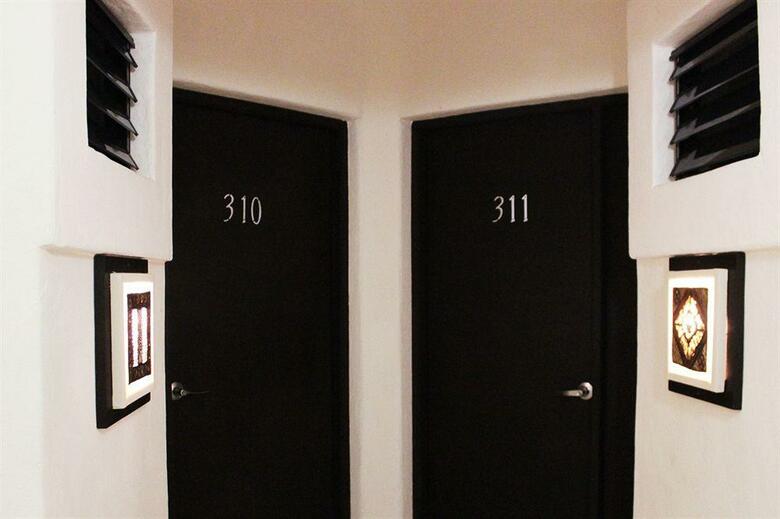 Sasha Hotel