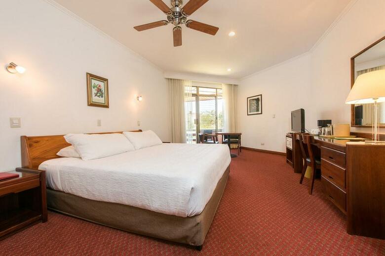 Hotel Bougainvillea